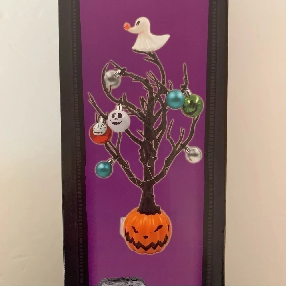 NIB. DISNEY Nightmare Before Christmas Light Up Tree